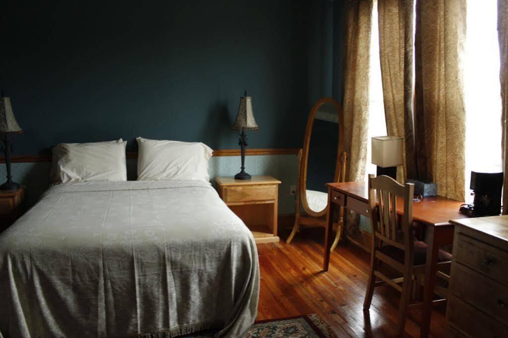 The Victorian-Candle Bed & Breakfast California Exterior photo